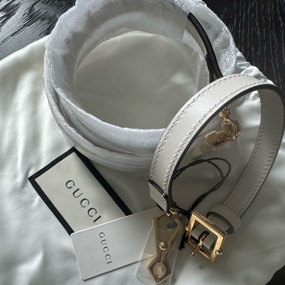 BNIB Gucci White Leather Strap with Gold Buckle - Crossbody